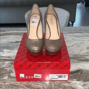 GUC Guess Medium brown leather platform heels, 8.